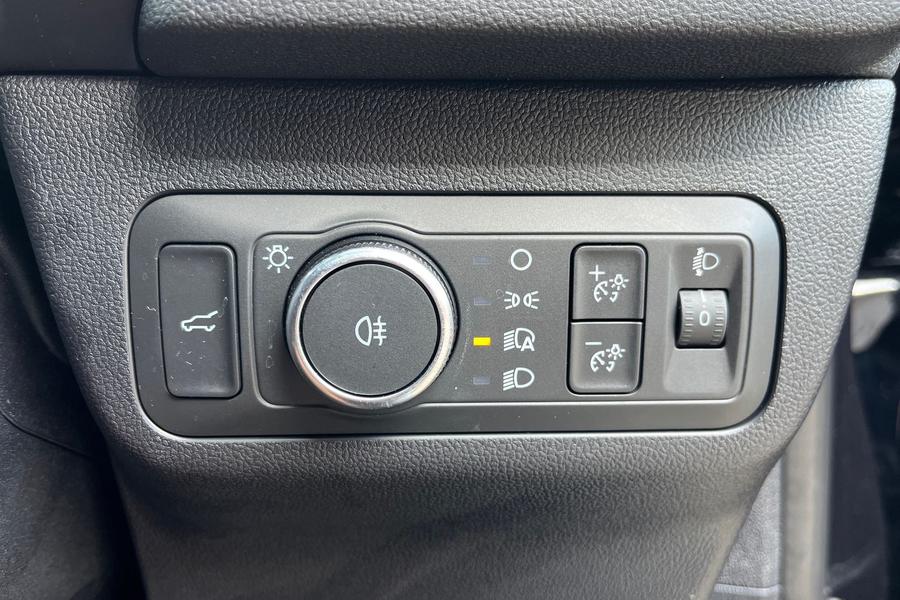 Ford Kuga Photo autoimg-27729d281cf76df259461e2d9480a54fb6c85ffb.jpg