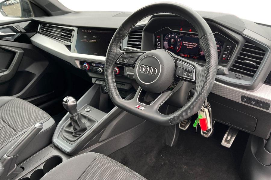 Audi A1 Photo autoimg-27796be8f54e330fe2510ee652ef62b6fb0bbed6.jpg
