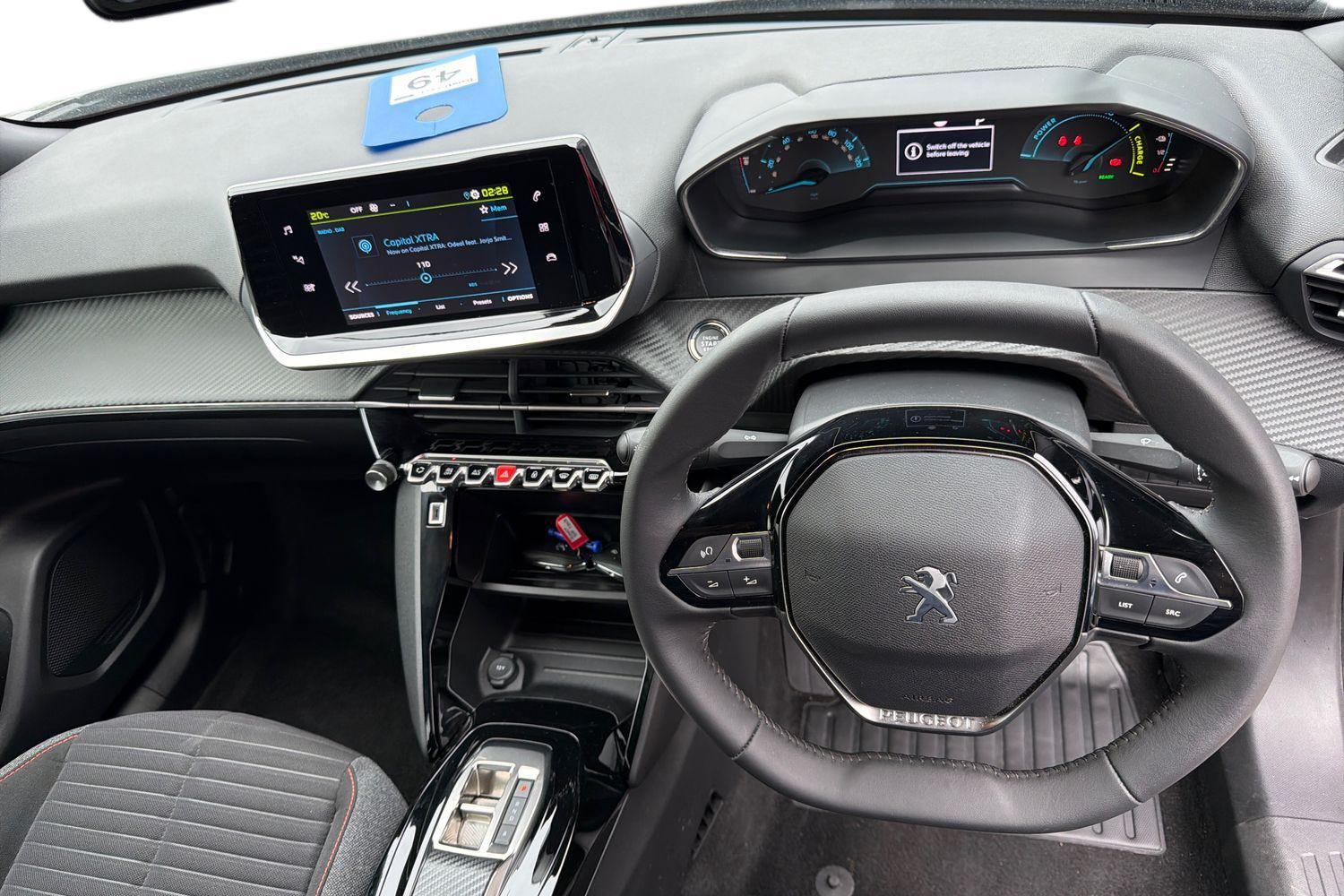 Peugeot E-2008 Photo 10