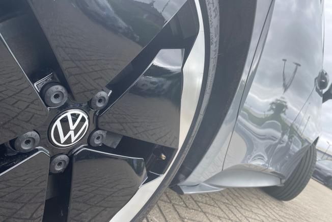 VOLKSWAGEN ID.3 Photo 22