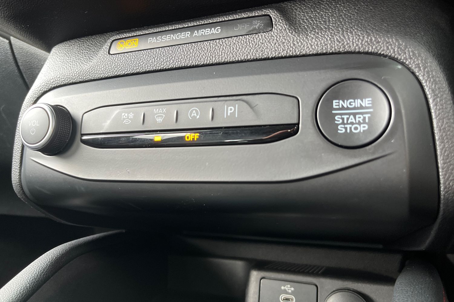 Ford FOCUS Photo 32