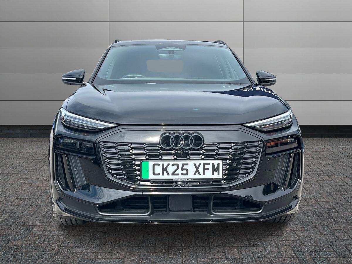Audi Q6 e-tron Photo 7