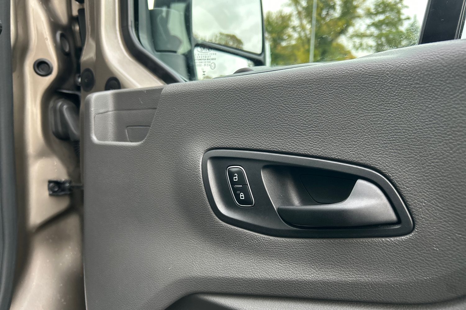 Ford Transit Photo 28