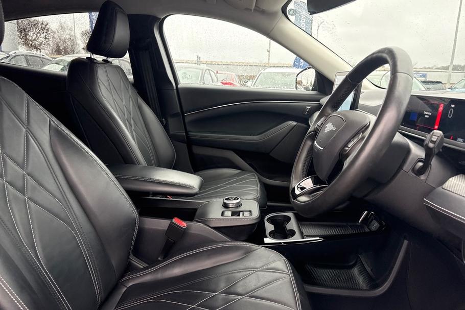 Used Ford MUSTANG MACH-E YM71GXH 17