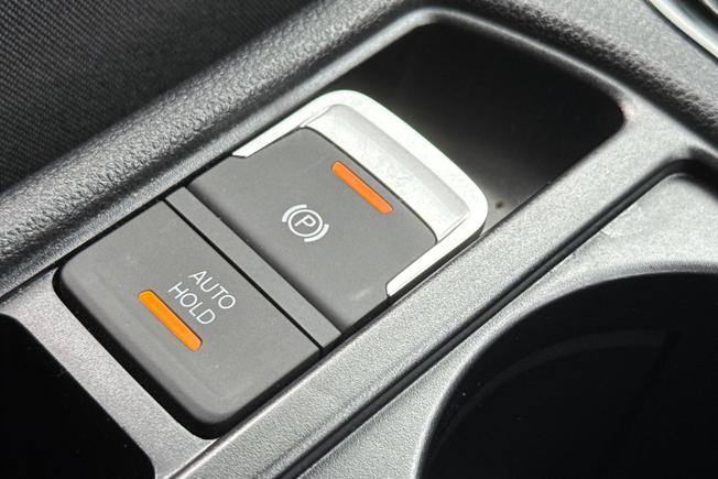 VOLKSWAGEN Touran Photo 30