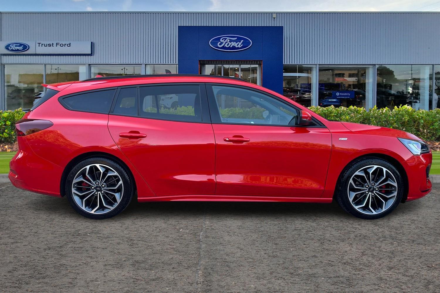 Ford Focus Photo 2