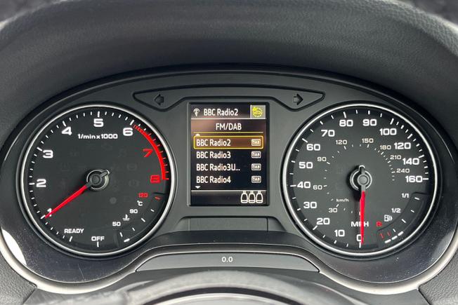 Audi Q2 Photo 15