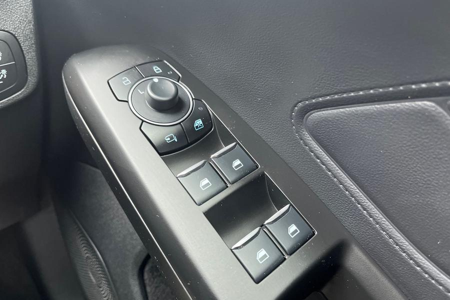 Ford FOCUS Photo autoimg-27a144bd9a8369392f0d5e0d47d333c21ec6db73.jpg