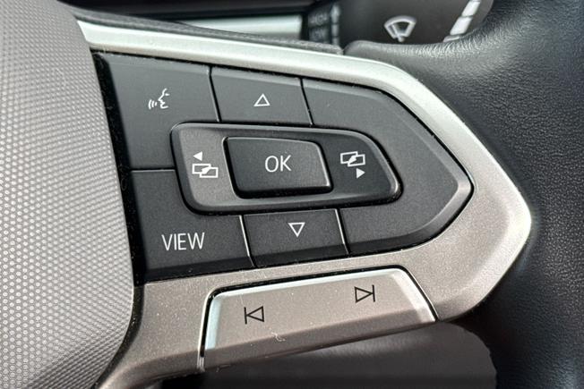 Volkswagen T-Roc Photo 17