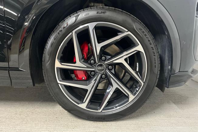 AUDI Q6 E-Tron Photo 5