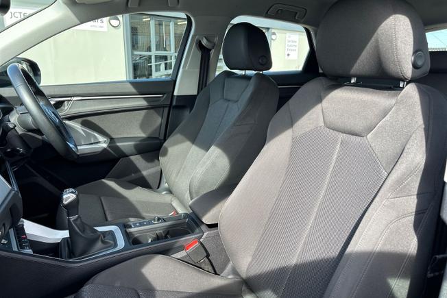 AUDI Q3 Photo 40