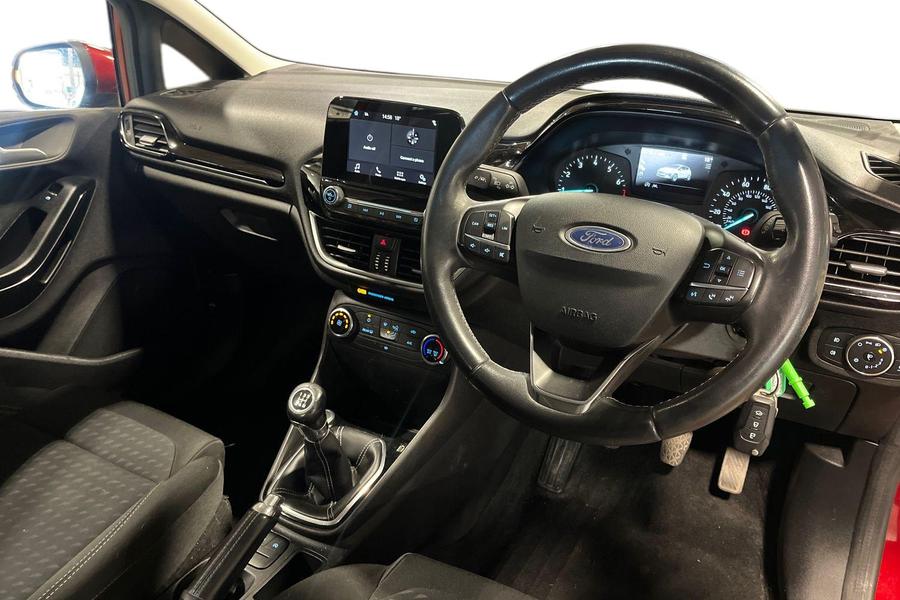 Ford FIESTA Photo autoimg-27a6addab9d3f8dd059466f1b17251393b1ec06d.jpg