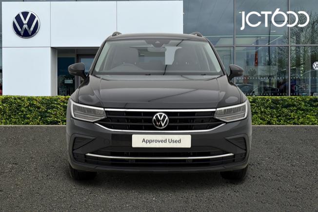 VOLKSWAGEN Tiguan Photo 8
