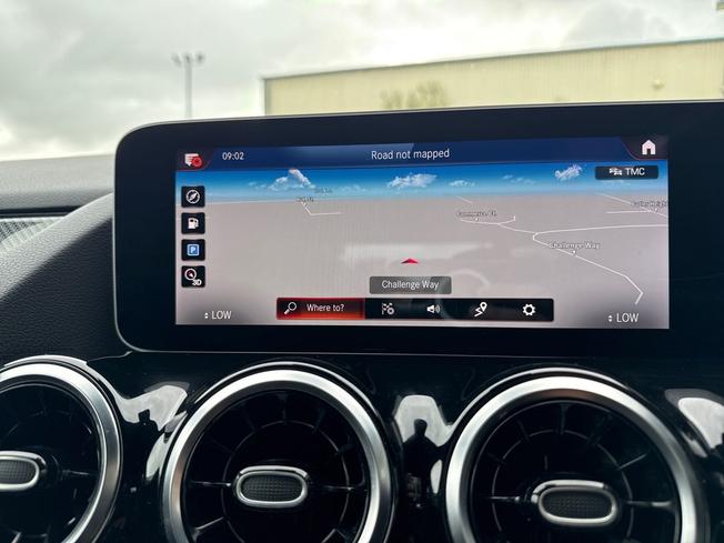 Mercedes-Benz GLA Photo 14