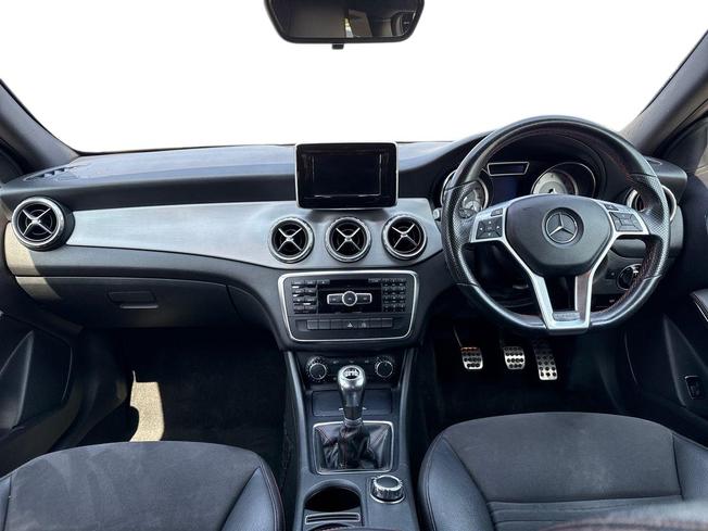 MERCEDES-BENZ GLA Photo 10