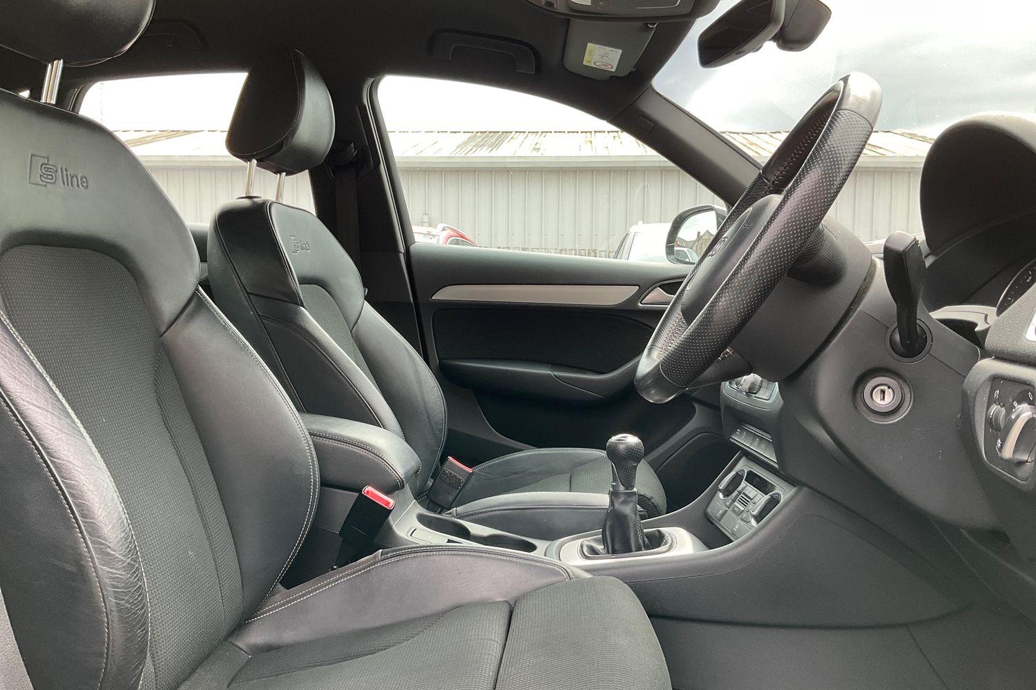 Audi Q3 Photo 16