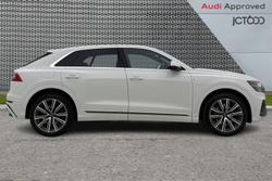 AUDI Q8 Photo 4