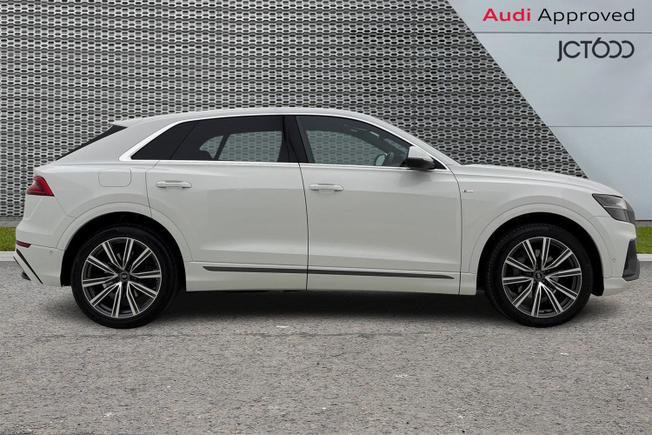 AUDI Q8 Photo 4