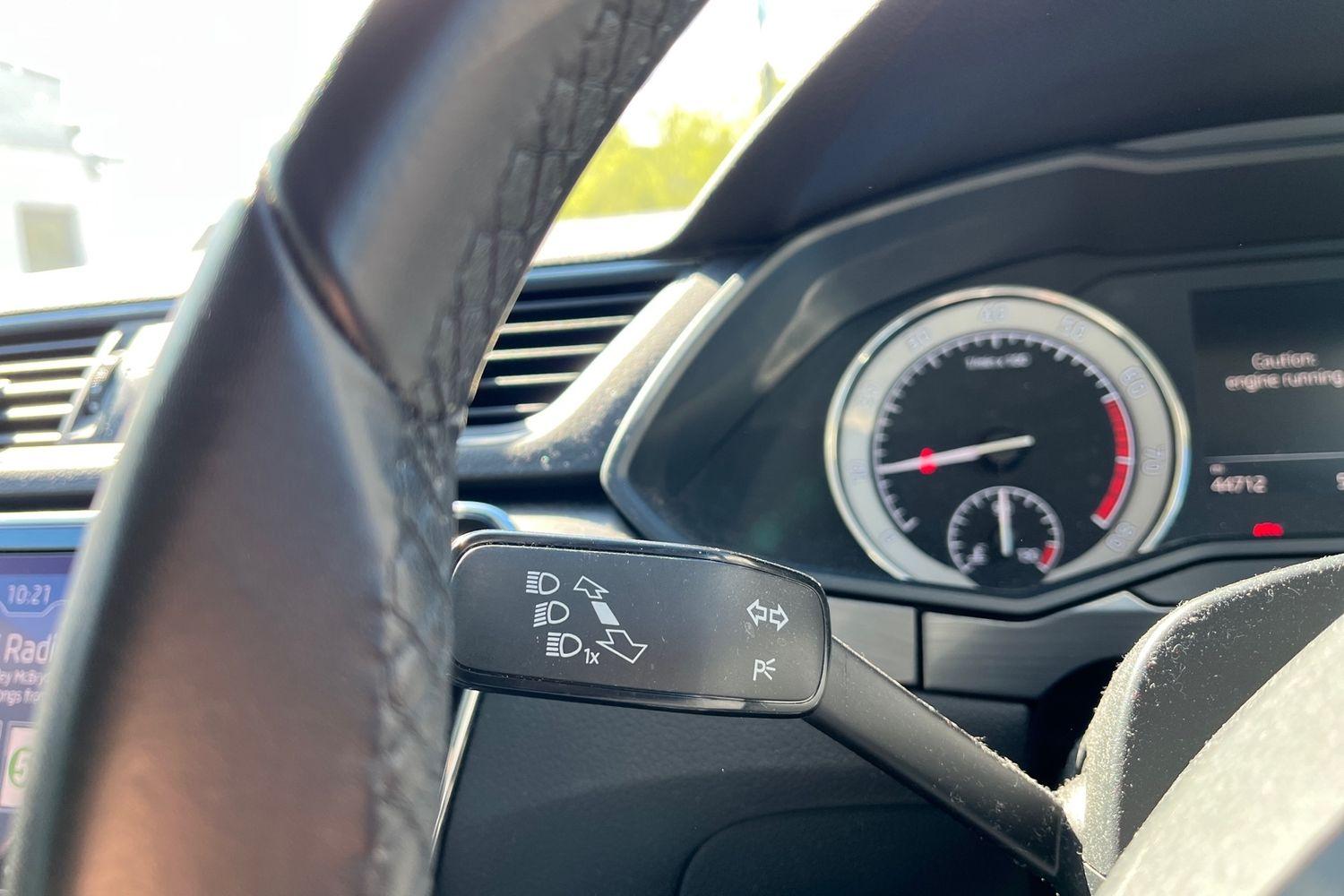 Skoda SUPERB Photo 13