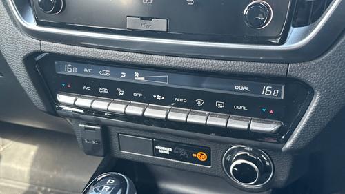 Isuzu D-Max Photo autoimg-27b6fb7564edbd7a143c6e1d0e793235a6f625d3.jpg