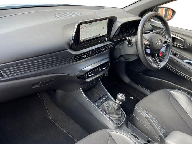 HYUNDAI i20 Photo 2