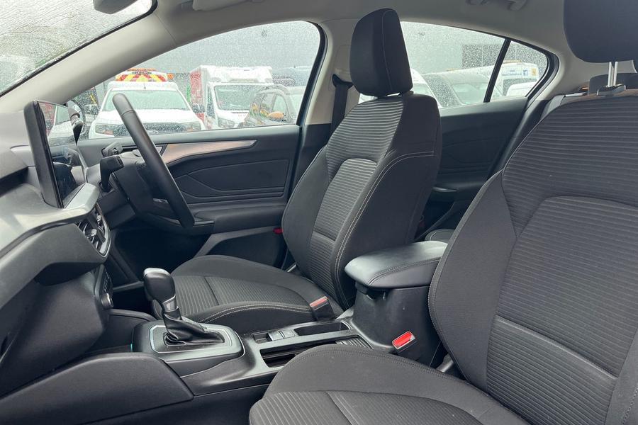 Ford FOCUS Photo autoimg-27ba9151b9e710be4b976fa6b3064cde75d9f339.jpg