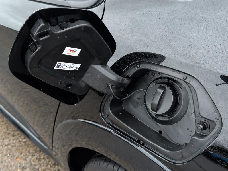 Used Peugeot 208 YT74LXX 31