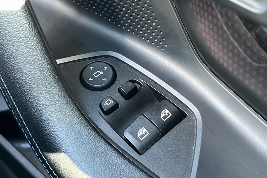 BMW 2 Series Photo autoimg-27be23c3c48654319fcbbd5c4157d11635b5f49f.jpg