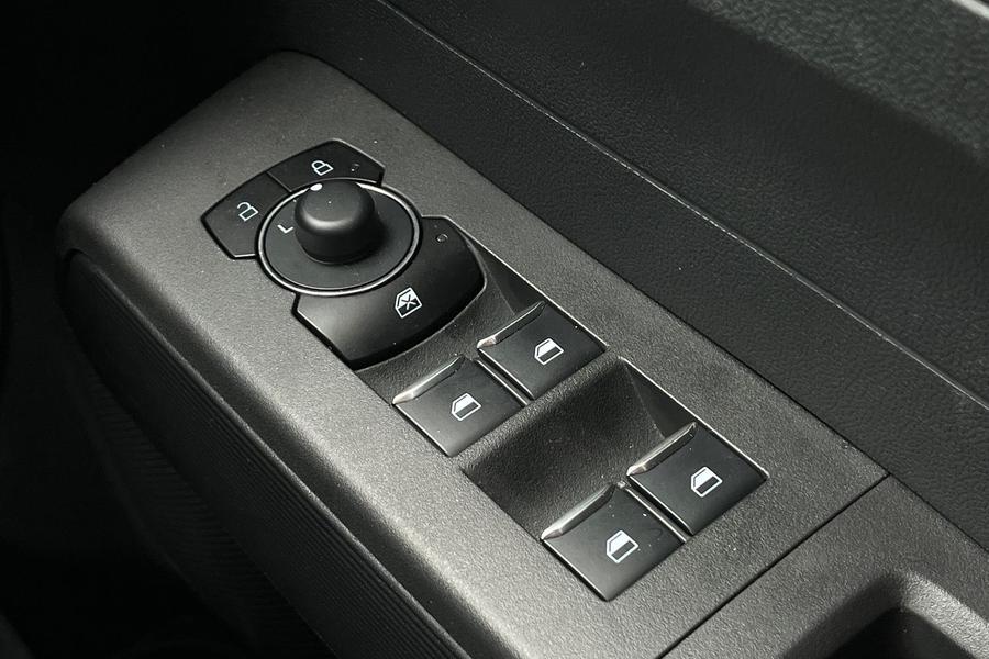 Ford Tourneo Courier Photo autoimg-27c302585a5ecfcdfe9a3ae3547e49b0d94f5016.jpg