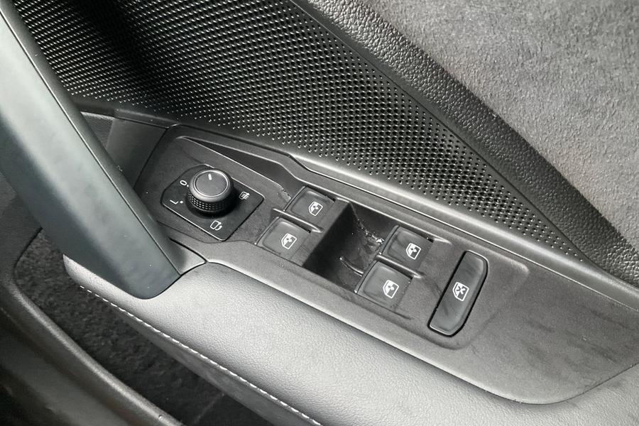 Volkswagen TAYRON Photo autoimg-27c56ff604451c02c4d994e5c5ed1b8e136c6e52.jpg