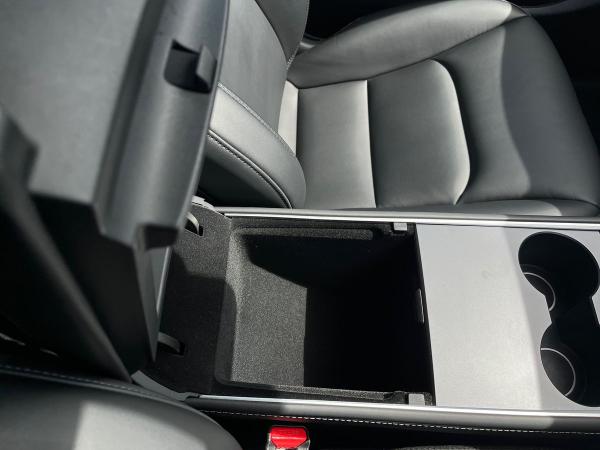TESLA Model Y Photo autoimg-27c593340e0e1a4f06fb758f0c1fea6d01070418.jpg