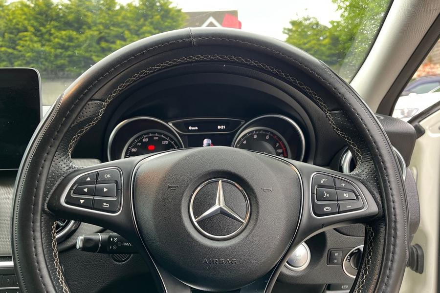 Mercedes-Benz GLA Photo autoimg-27c6cd19e559df5d3246429b159793d3be2185a6.jpg