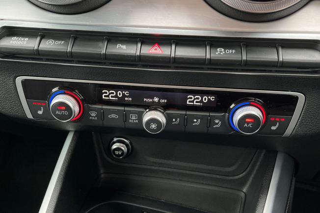 AUDI  SQ2 Photo 25