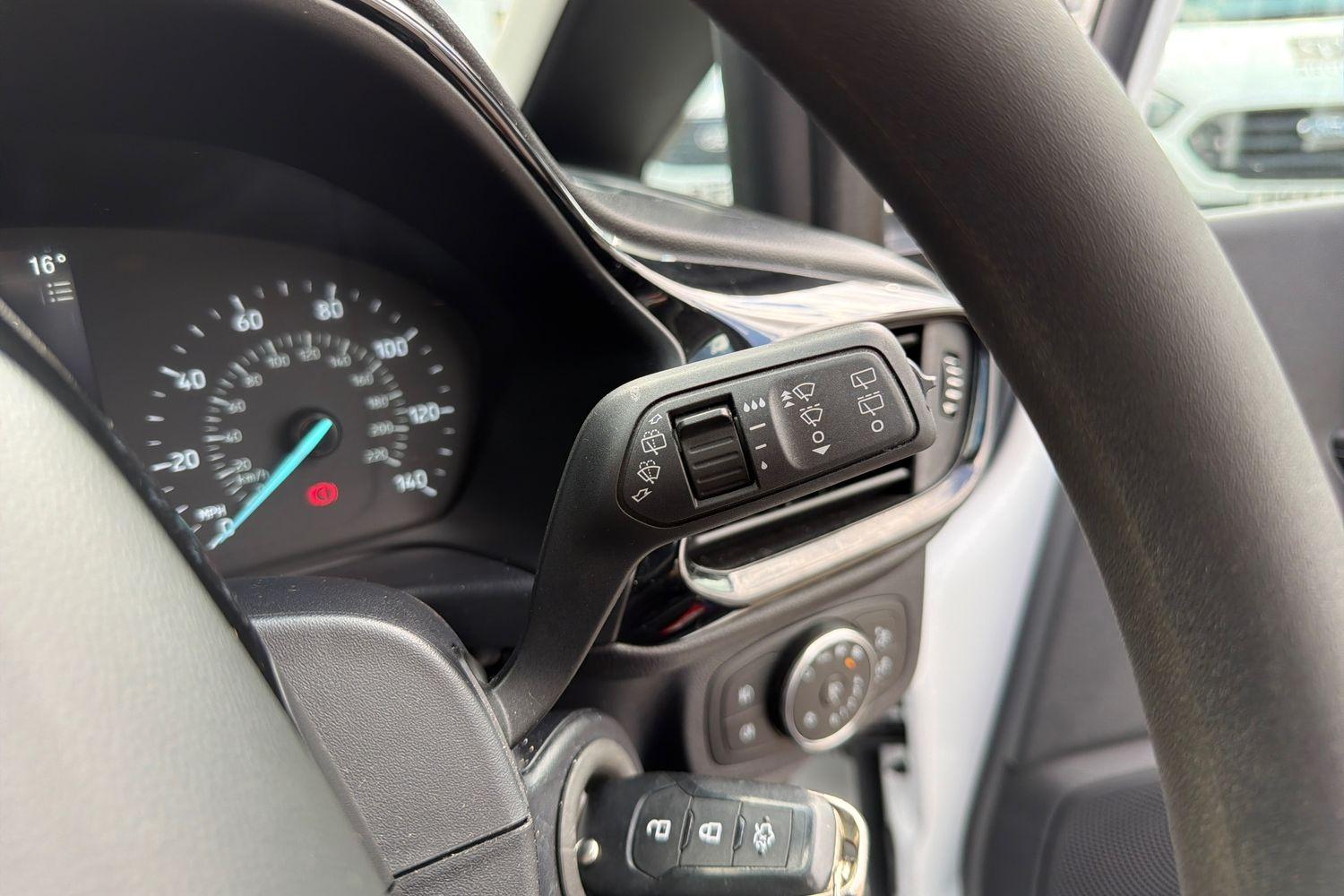 Ford FIESTA Photo 14