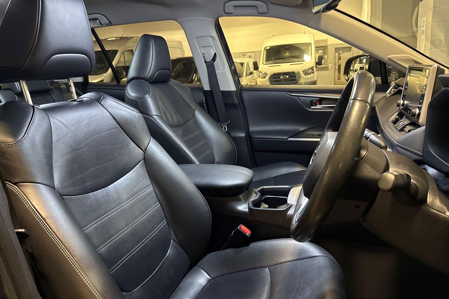 Toyota RAV4 Photo 16