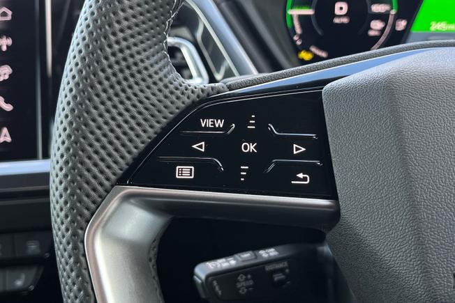 Audi Q4 e-tron Photo 16