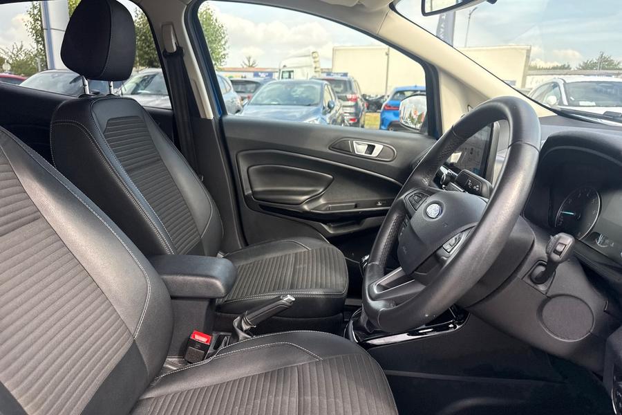 Ford ECOSPORT Photo autoimg-27cbd48b149aebeb1cd9b45992f33f8df0151167.jpg