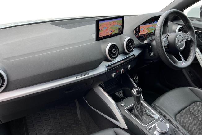 AUDI Q2 Photo 2