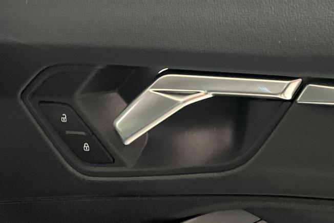 AUDI Q3 Photo 25