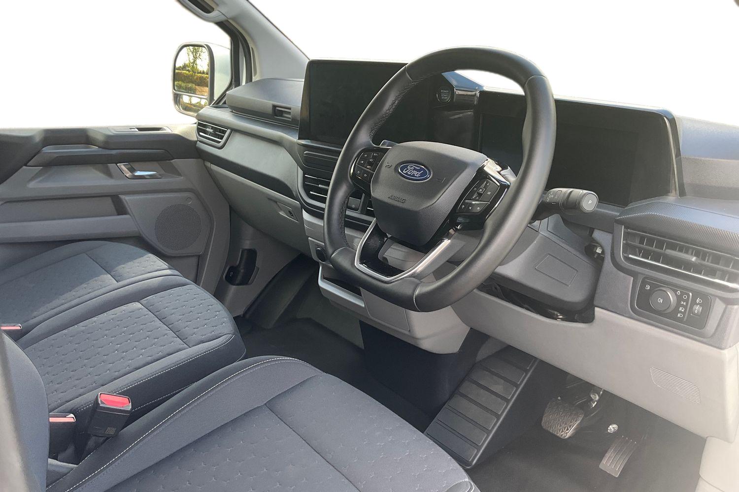 Ford E-Transit Custom Photo 13