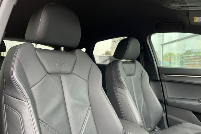 AUDI Q3 Photo 30