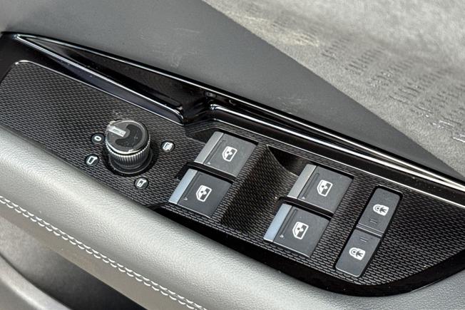 AUDI Q3 Photo 32