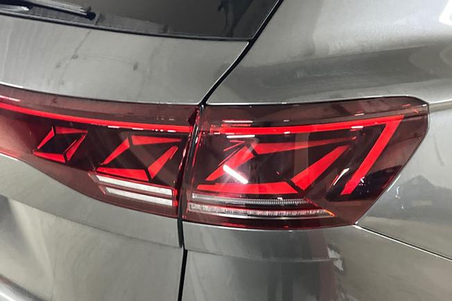 VOLKSWAGEN Touareg Photo 18