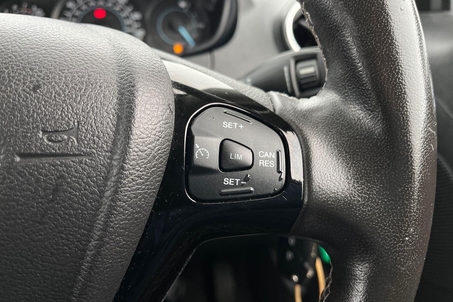 Ford KA+ Photo 27