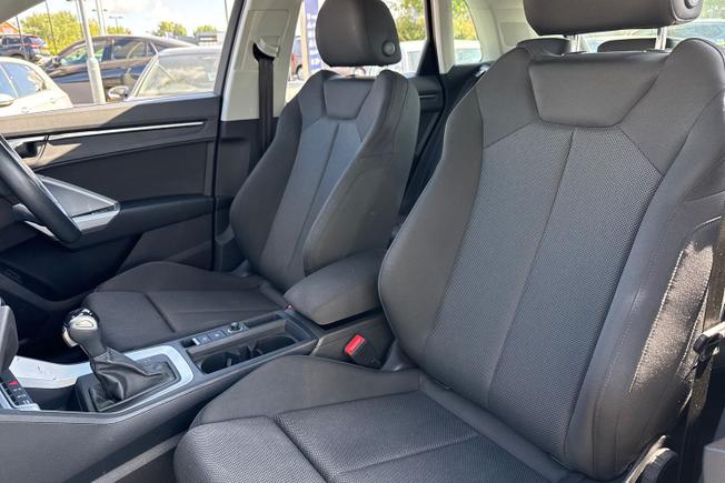 AUDI Q3 Photo 21