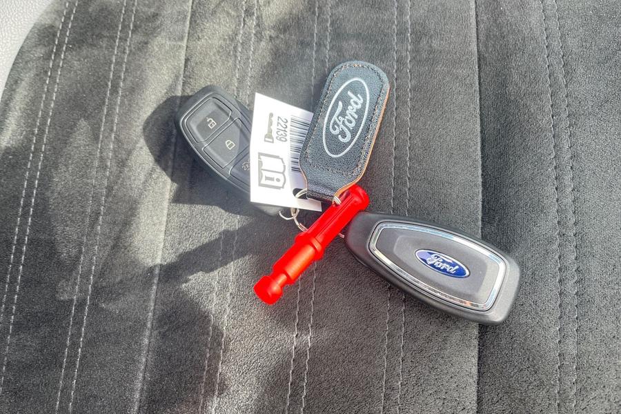 Ford Kuga Photo autoimg-27e03ec8307dba4f3caf0c9566c7821bbdb93ca9.jpg