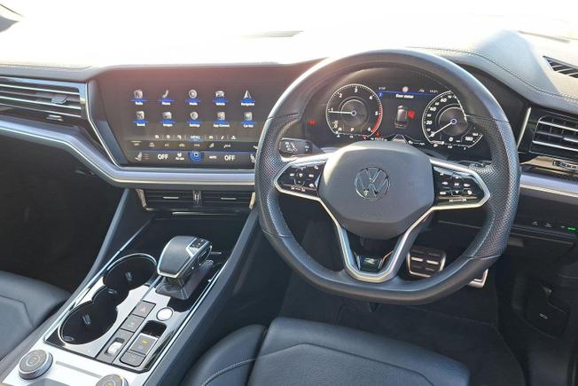VOLKSWAGEN Touareg Photo 11