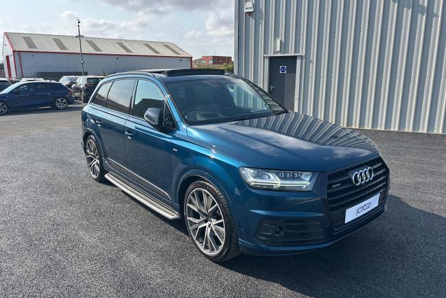 AUDI Q7 Photo 57