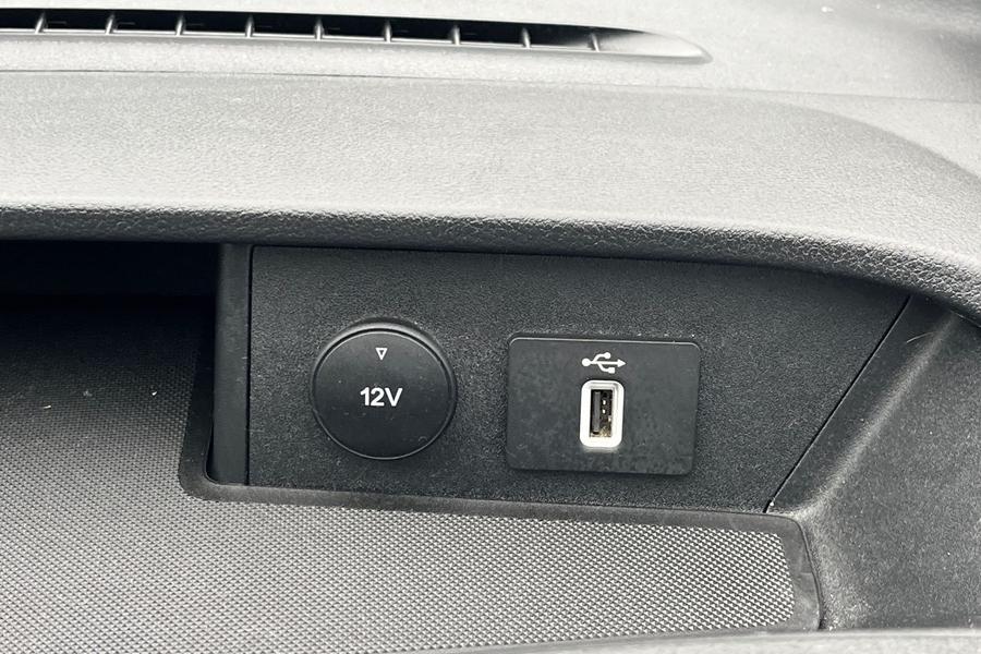 Ford TRANSIT CUSTOM Photo autoimg-27e7fc30a16be43146ffad7544c676ab802f7920.jpg
