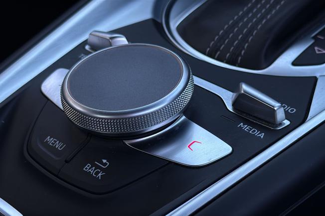 AUDI TT Photo 25